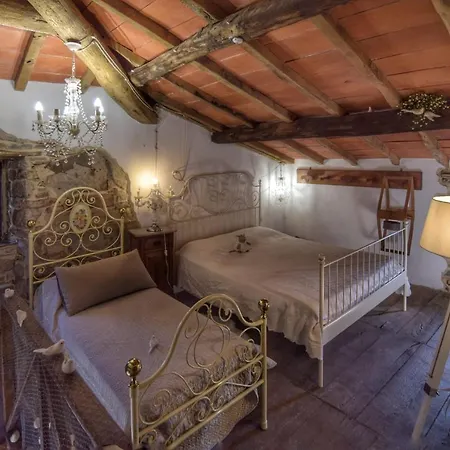 La Casina Del Prete * Caprese Michelangelo